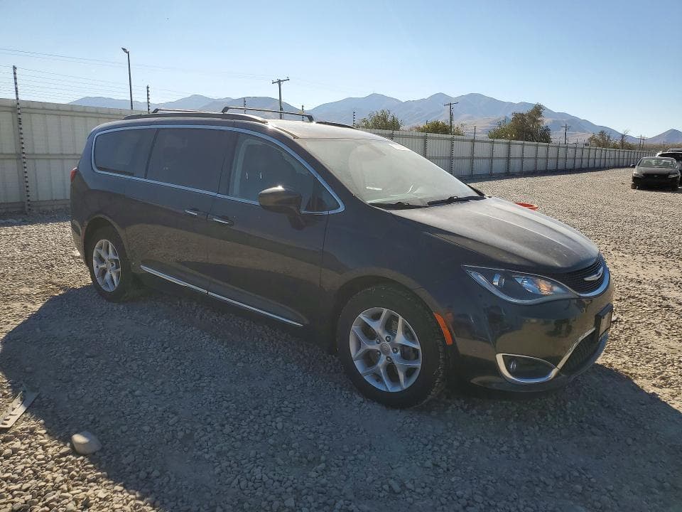 2017 CHRYSLER PACIFICA TOURING L 4