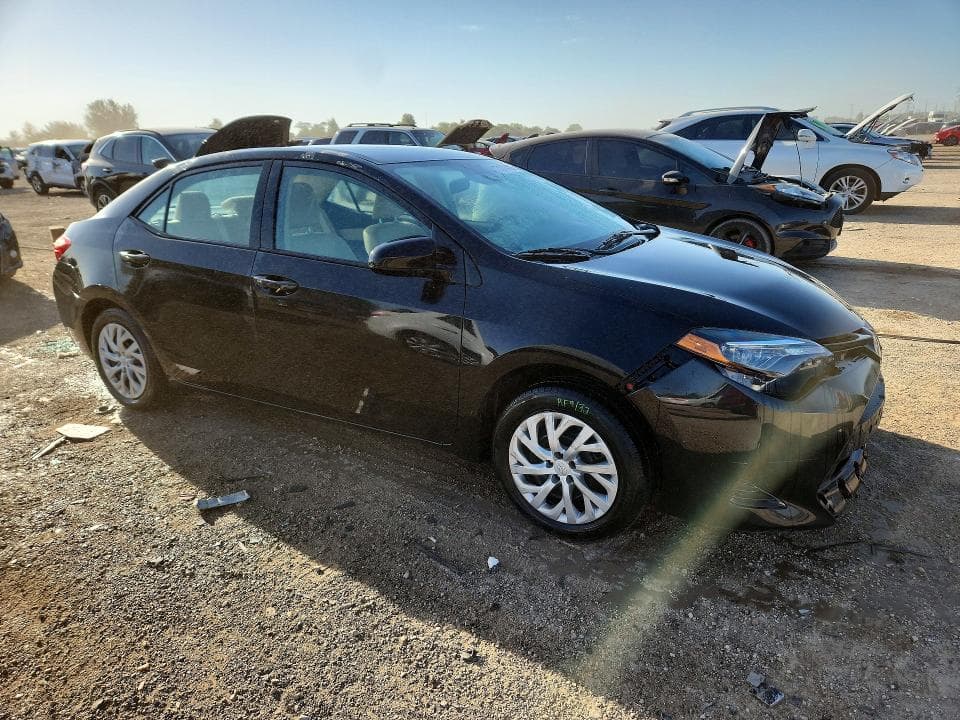 2018 TOYOTA COROLLA LE 4