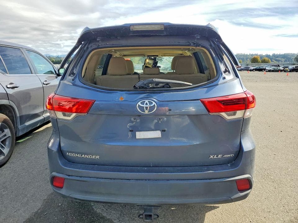 2018 TOYOTA HIGHLANDER XLE 6
