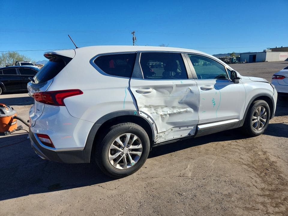 2019 HYUNDAI SANTA FE SE 3