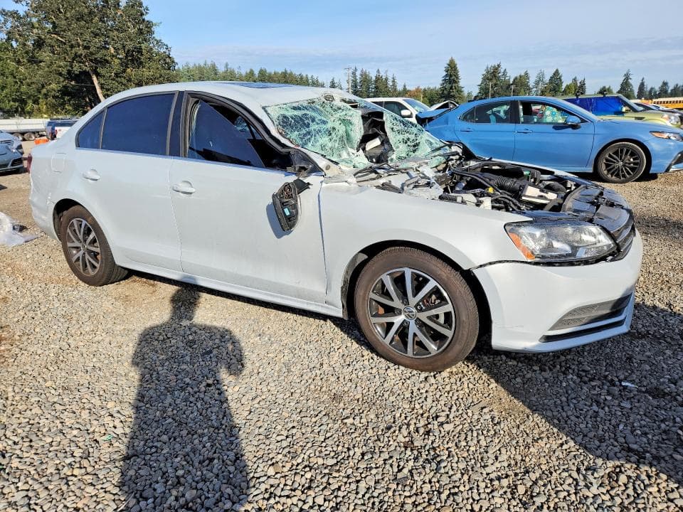 2017 VOLKSWAGEN JETTA SE 4