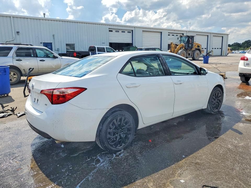 2017 TOYOTA COROLLA LE 3