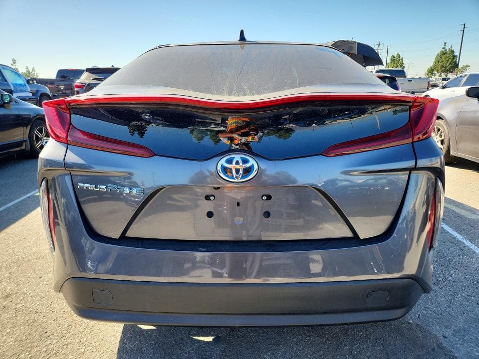 2021 TOYOTA PRIUS PRIME LE 6