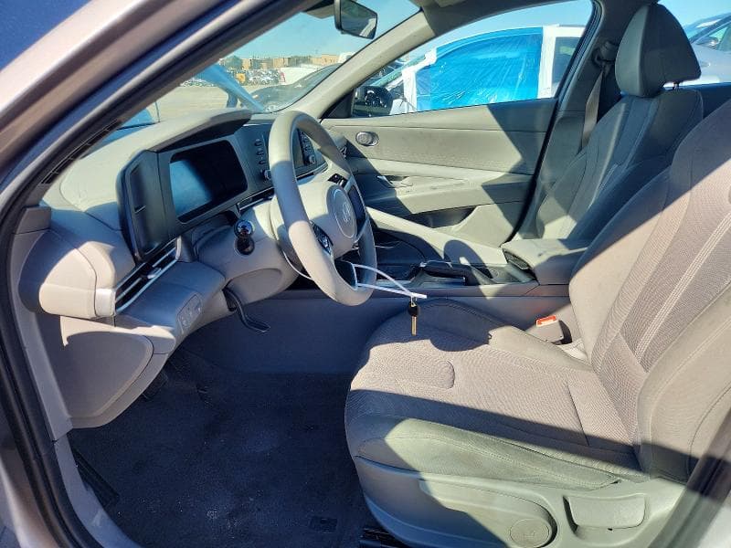 2025 HYUNDAI ELANTRA SE 7