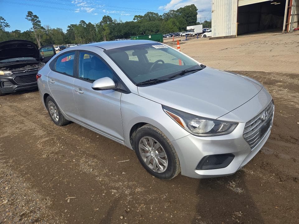 2019 HYUNDAI ACCENT SE 4