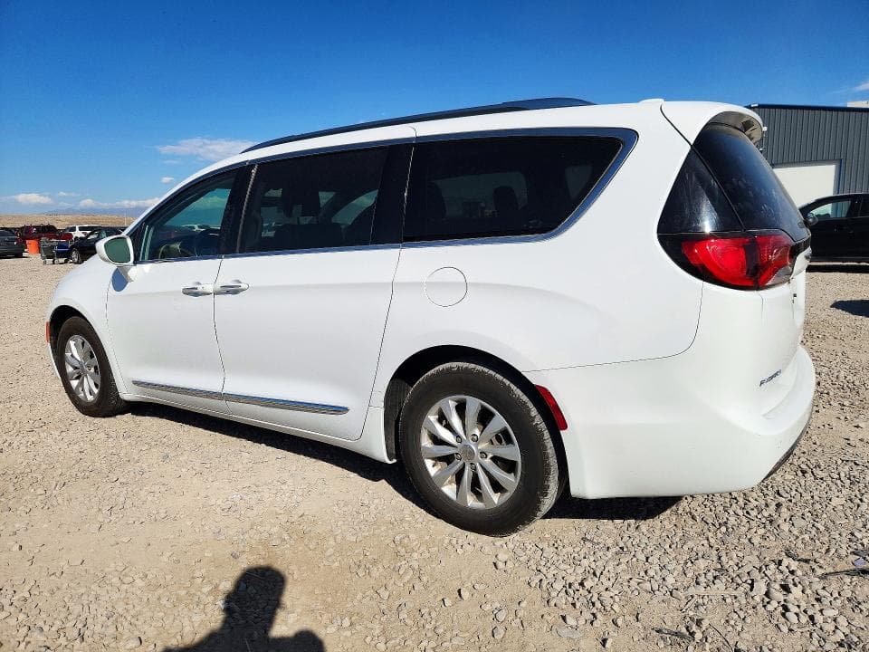 2019 CHRYSLER PACIFICA TOURING L 2