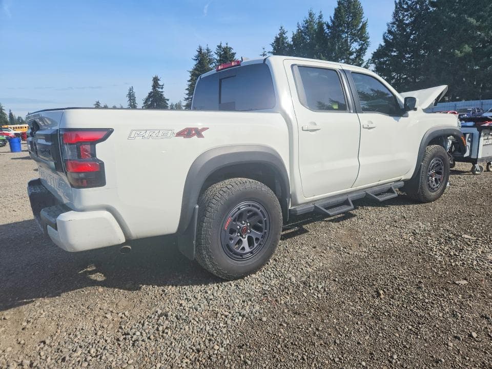 2025 NISSAN FRONTIER PRO-4X 3