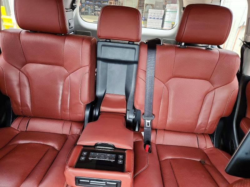 2017 LEXUS LX 570 10