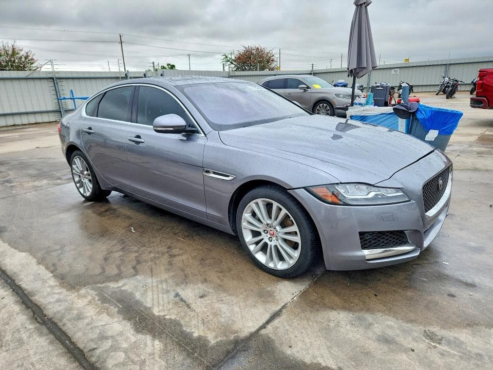 2020 JAGUAR XF PRESTIGE 4