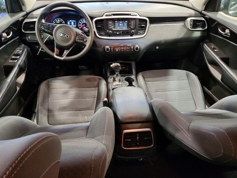 2017 KIA SORENTO LX 8