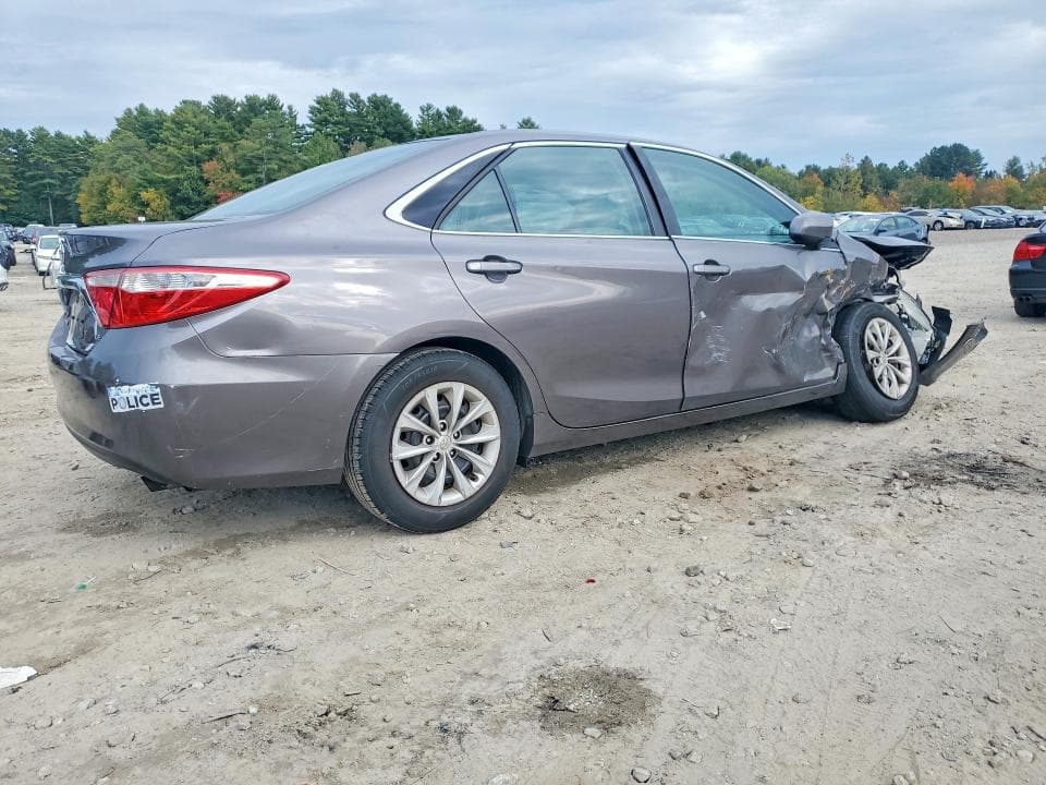 2017 TOYOTA CAMRY LE 3