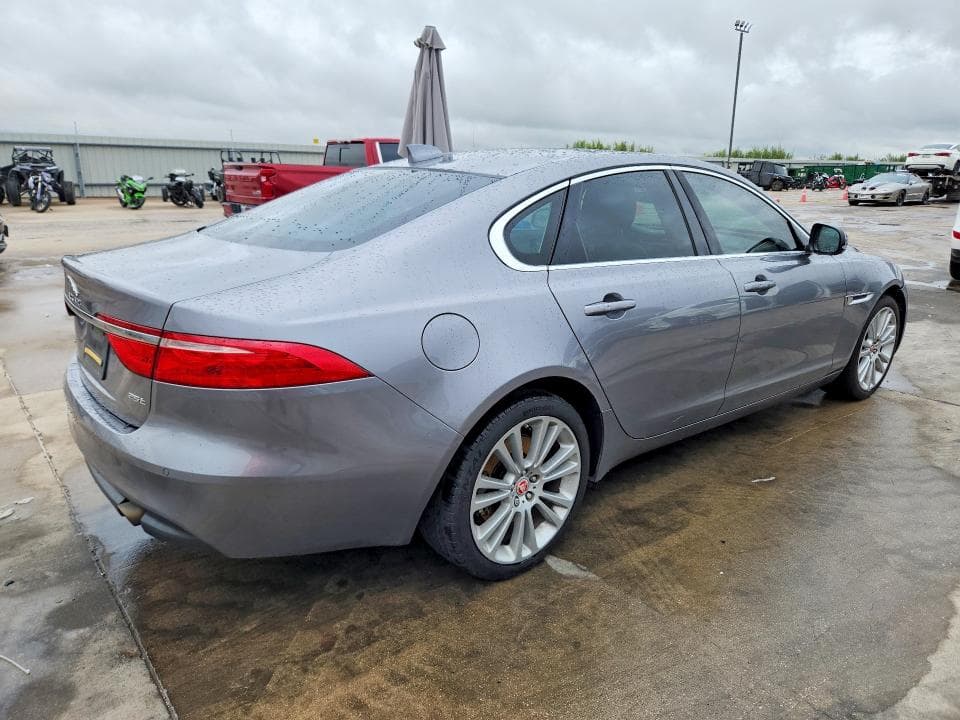 2020 JAGUAR XF PRESTIGE 3