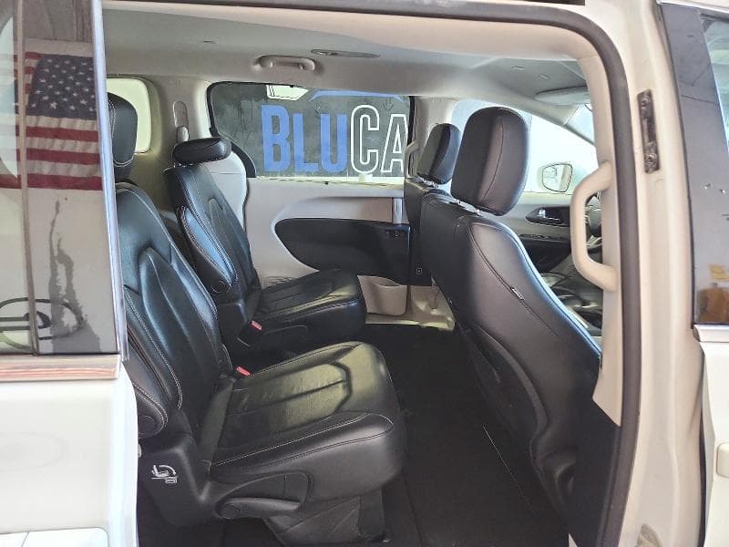 2022 CHRYSLER PACIFICA TOURING L 11