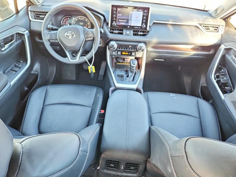 2019 TOYOTA RAV4 LIMITED 8