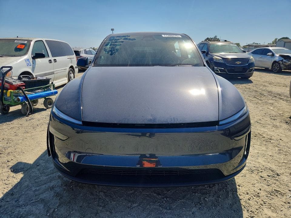 2026 TESLA MODEL Y 5