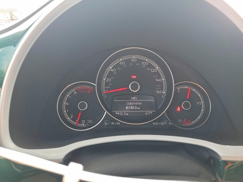 2017 VOLKSWAGEN BEETLE SE 9