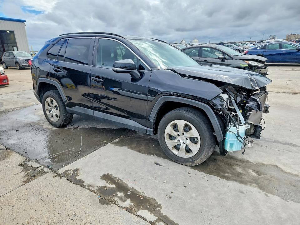 2020 TOYOTA RAV4 XLE 4
