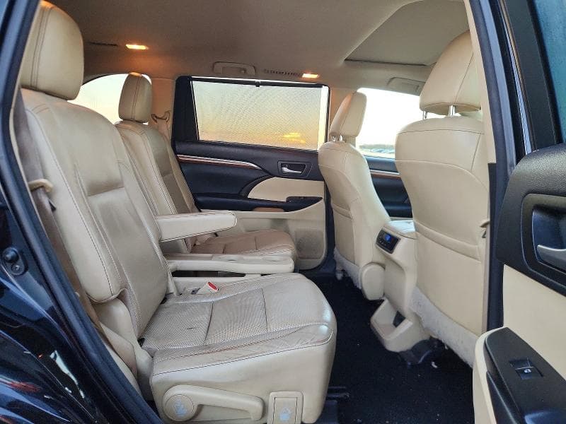2017 TOYOTA HIGHLANDER LIMITED 11