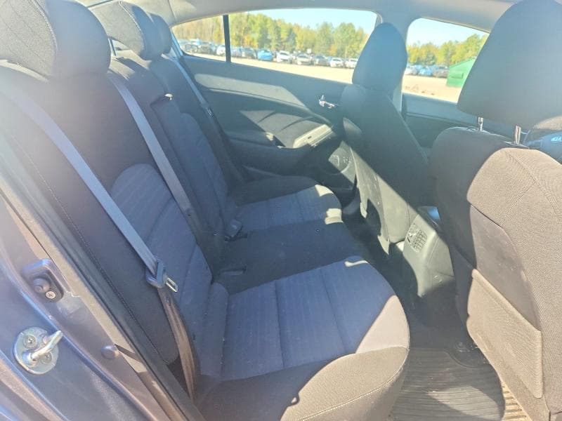 2017 KIA FORTE EX 10