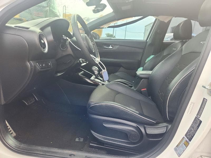 2023 KIA FORTE GT LINE 7