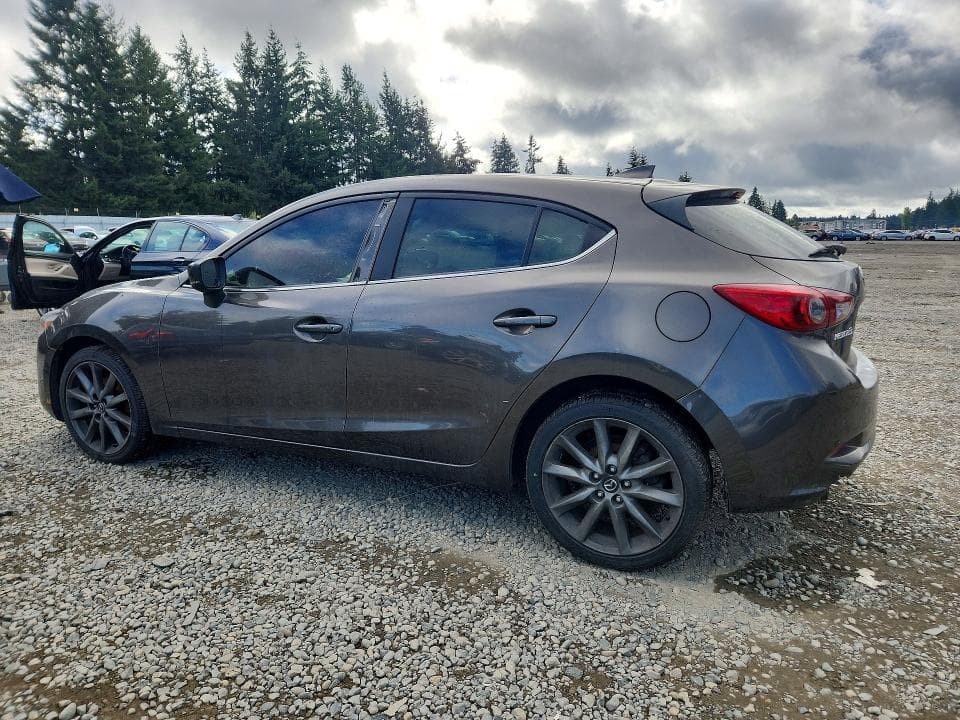 2018 MAZDA 3 TOURING 2