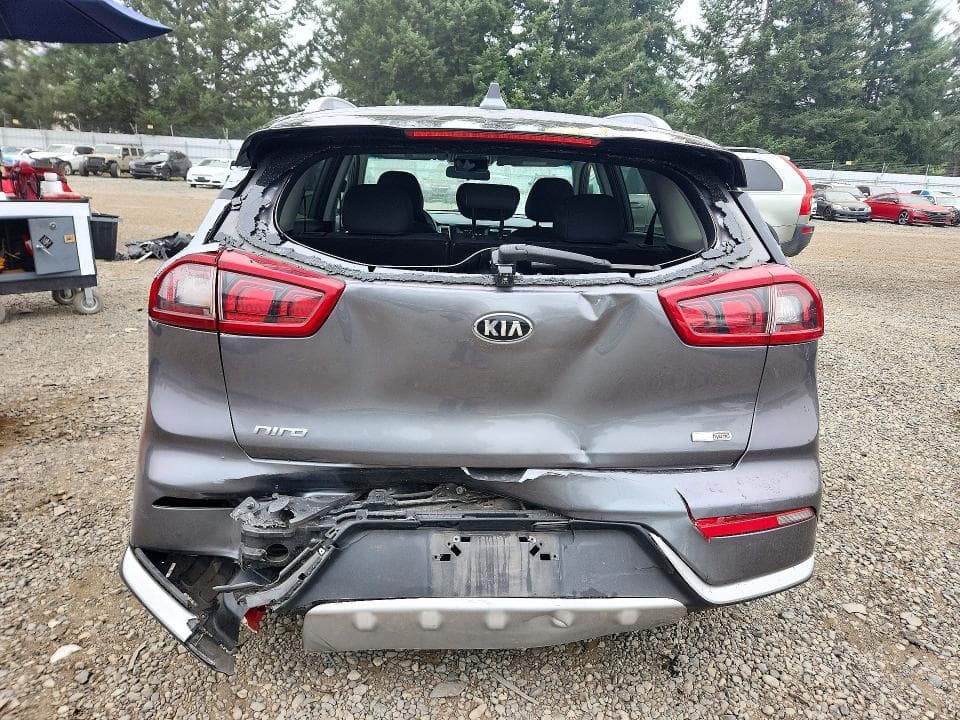 2018 KIA NIRO LX 6