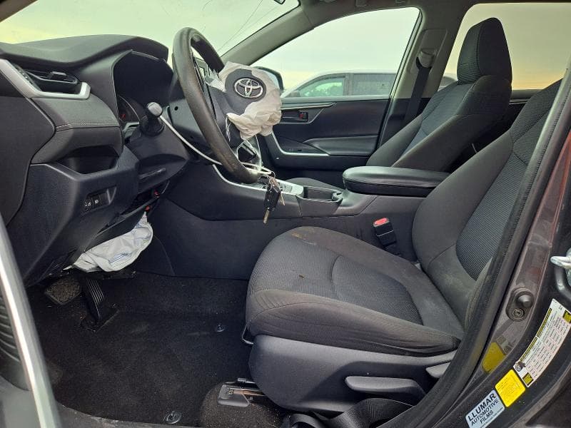 2019 TOYOTA RAV4 LE 7