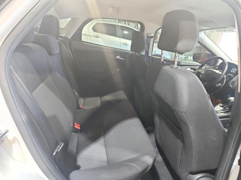 2018 FORD FOCUS SE 10