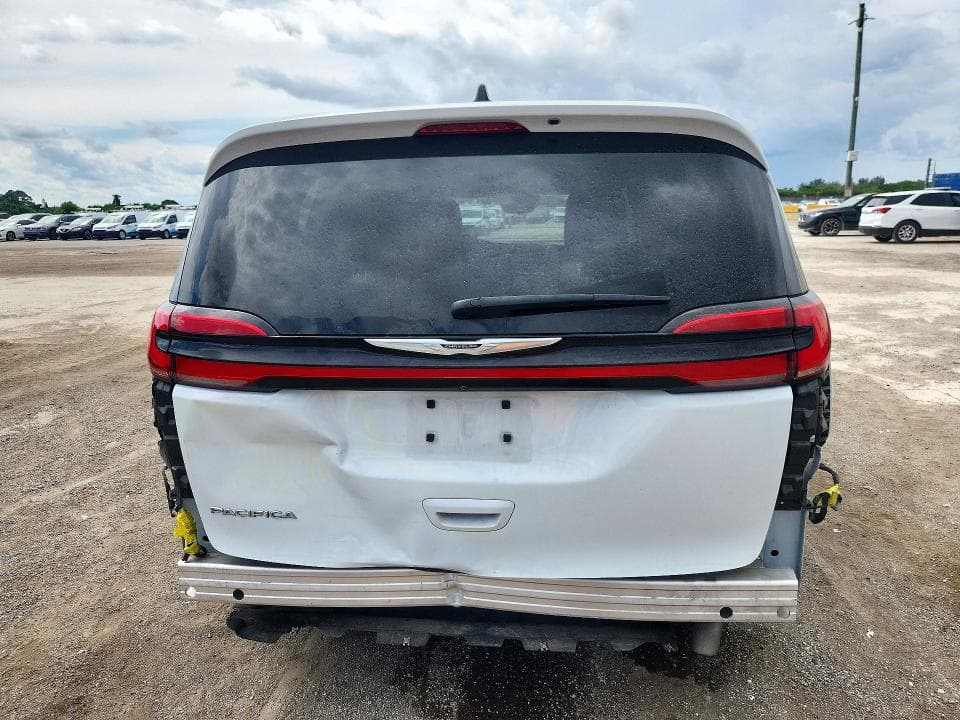 2024 CHRYSLER PACIFICA TOURING L 6