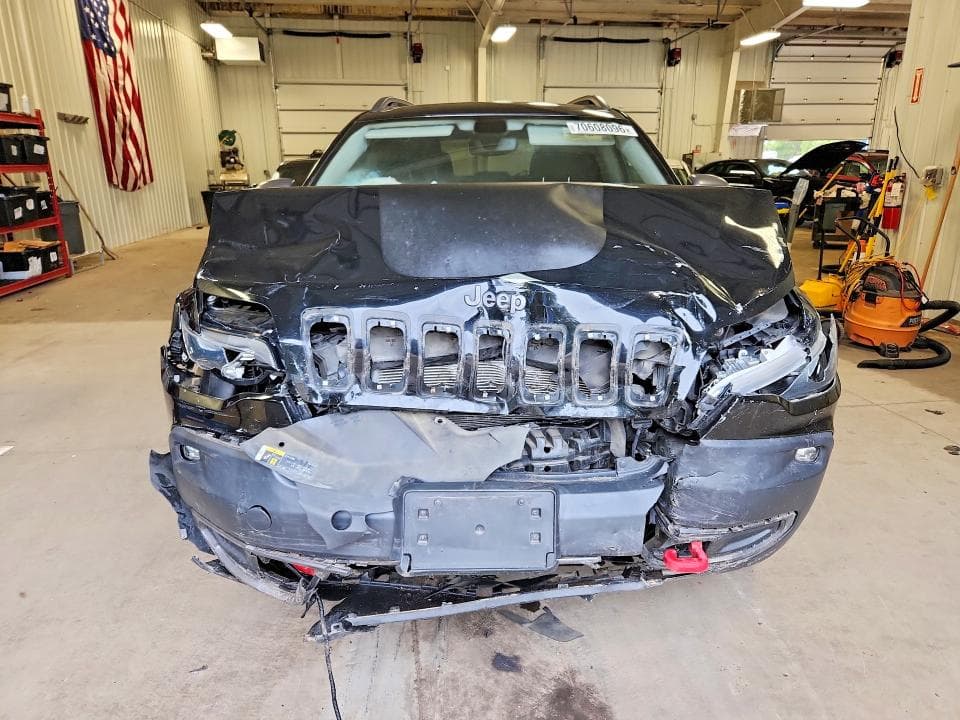 2019 JEEP CHEROKEE TRAILHAWK 5