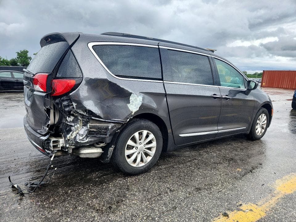 2017 CHRYSLER PACIFICA TOURING L 3
