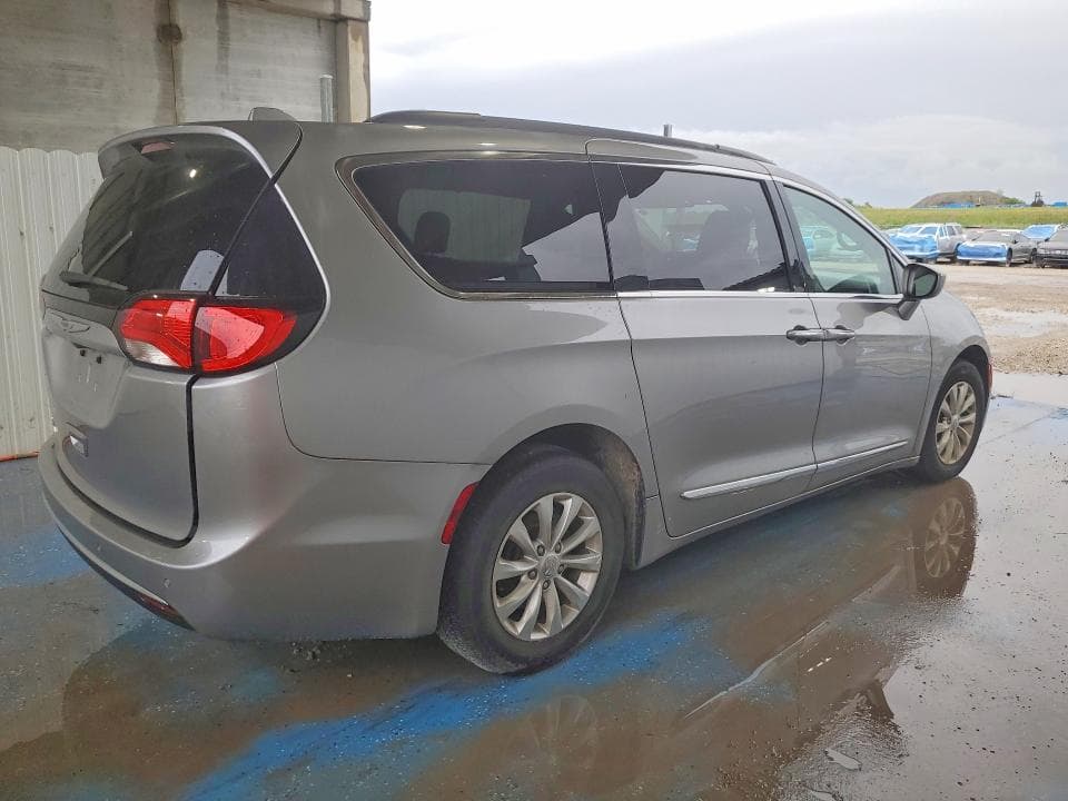 2017 CHRYSLER PACIFICA TOURING L 3