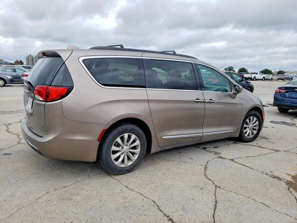 2017 CHRYSLER PACIFICA TOURING L 3