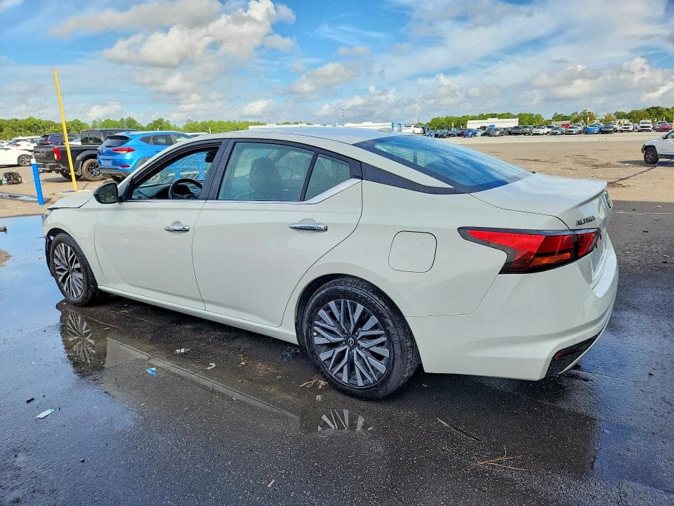 2025 NISSAN ALTIMA SV 2