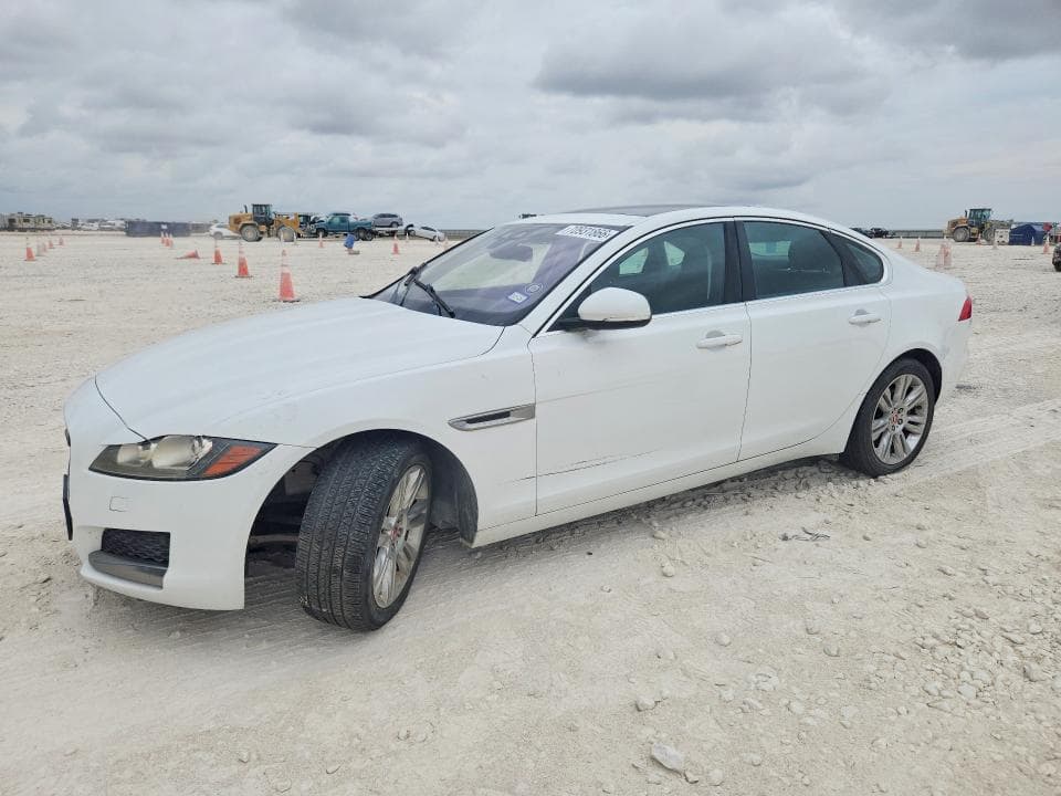 2017 JAGUAR XF - 1