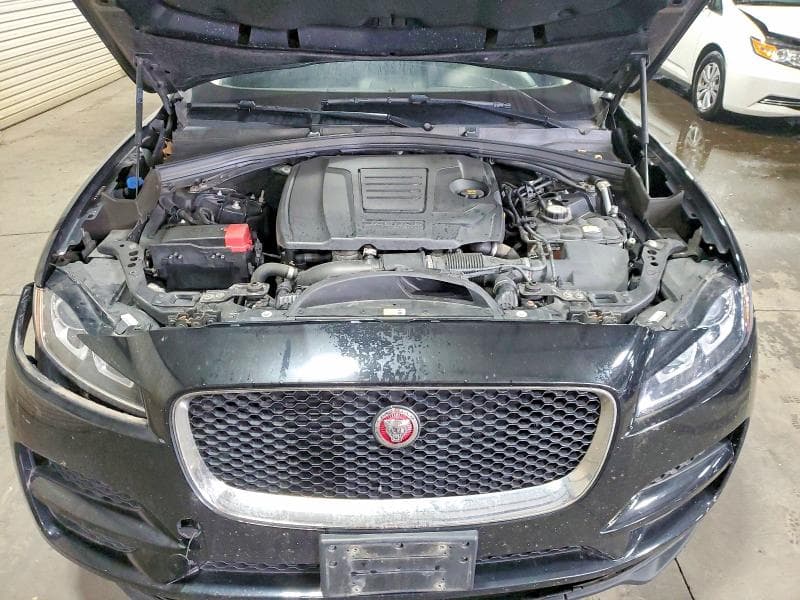 2018 JAGUAR F-PACE PREMIUM 11
