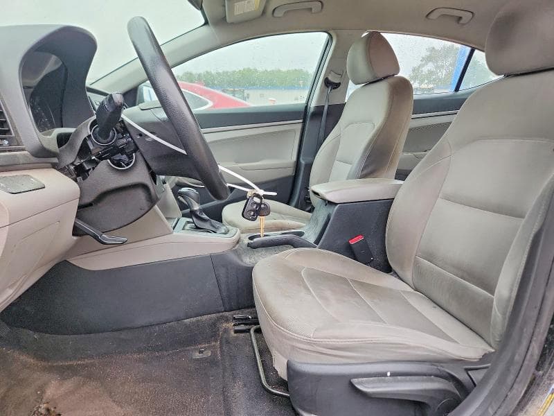 2017 HYUNDAI ELANTRA SE 7