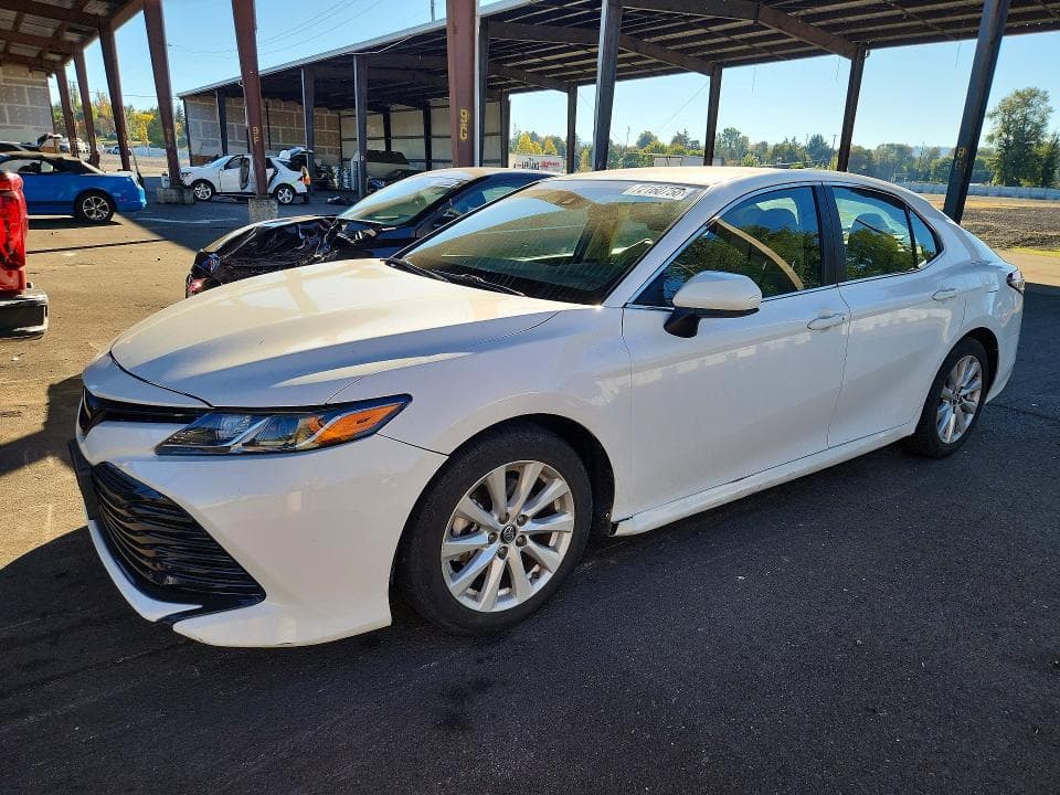 2018 TOYOTA CAMRY LE