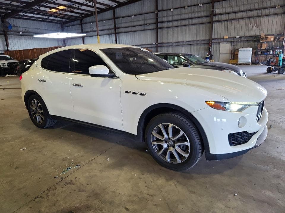 2018 MASERATI LEVANTE 4