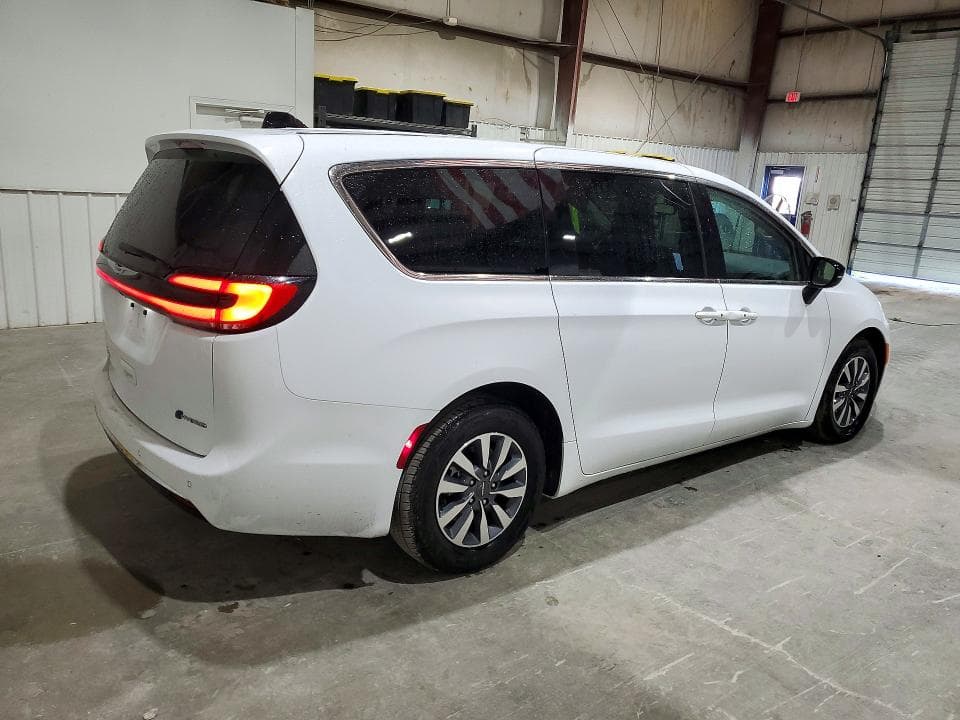 2024 CHRYSLER PACIFICA HYBRID SELECT 3