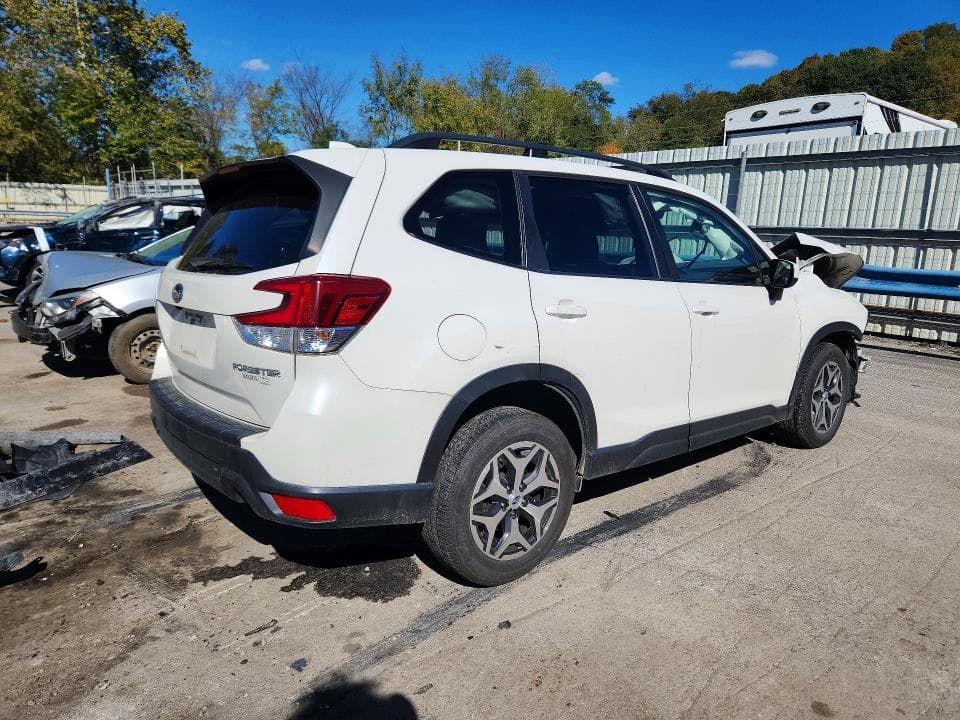 2019 SUBARU FORESTER PREMIUM 3