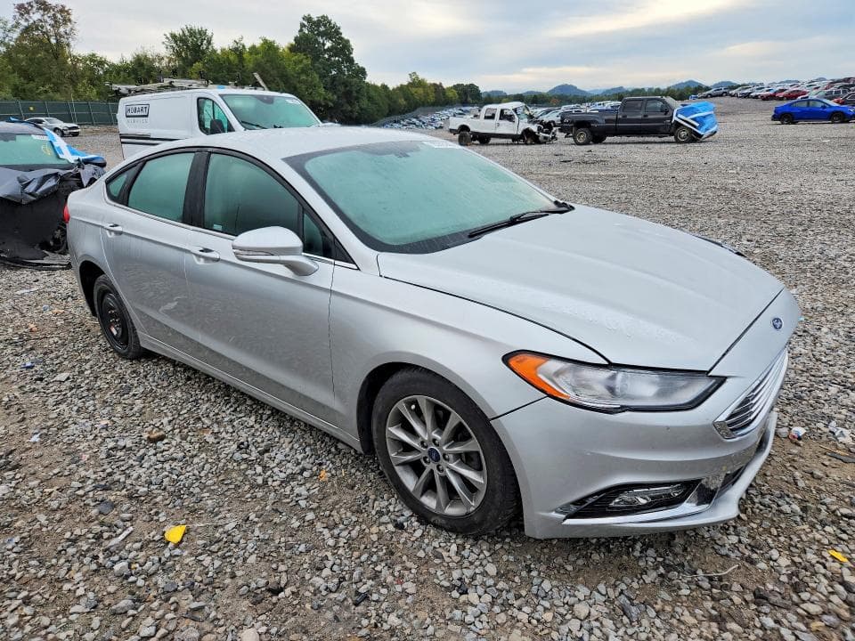 2017 FORD FUSION SE 4