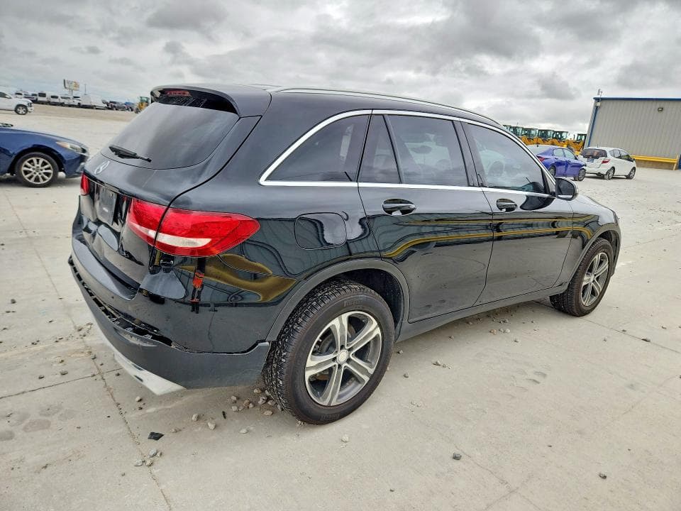 2017 MERCEDES-BENZ GLC 300 3