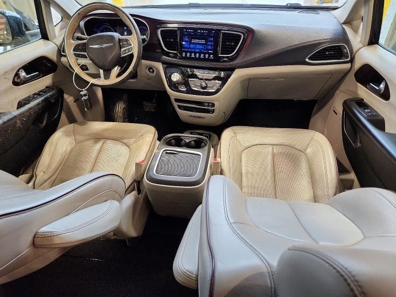 2017 CHRYSLER PACIFICA LIMITED 8