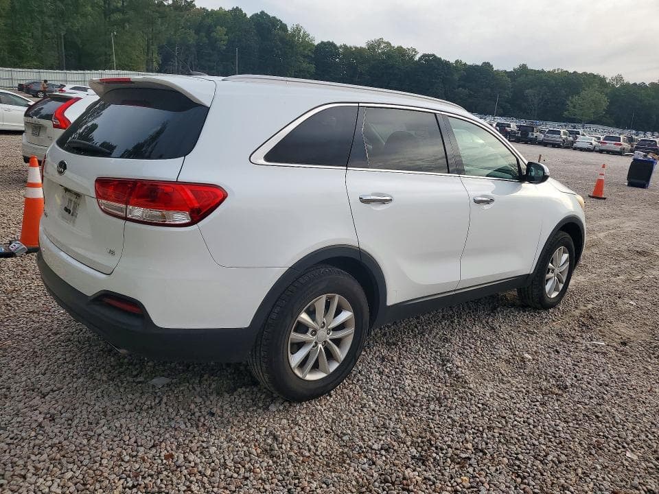 2018 KIA SORENTO LX V6 3