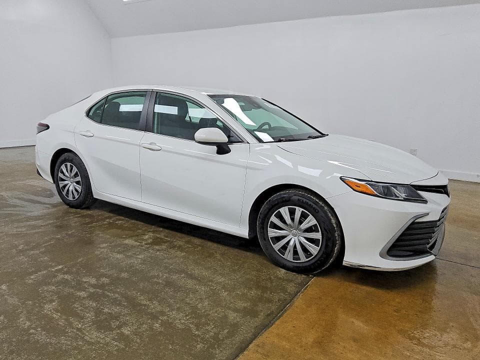 2023 TOYOTA CAMRY LE 4