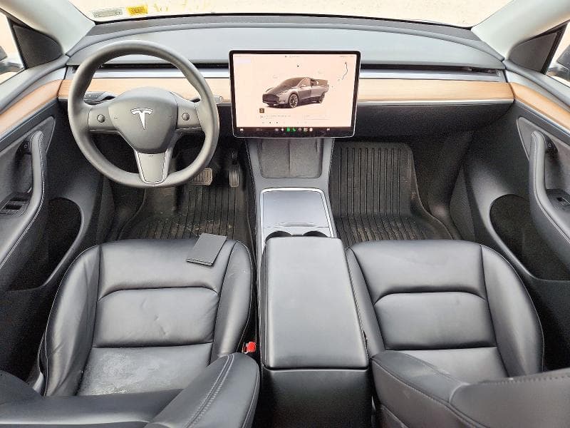 2022 TESLA MODEL Y 8