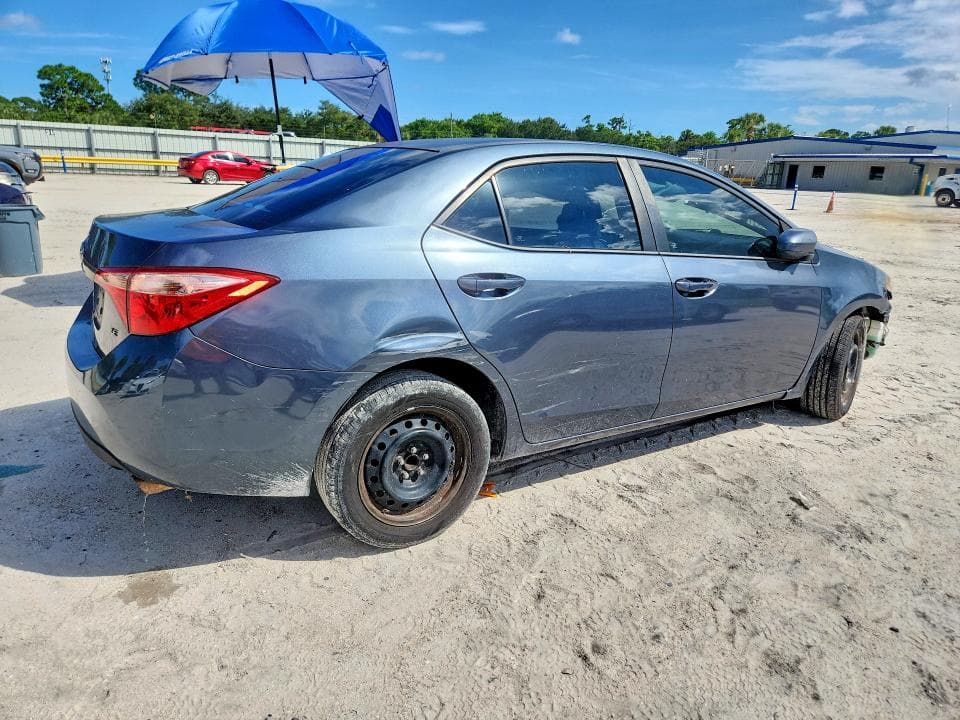 2017 TOYOTA COROLLA LE 3