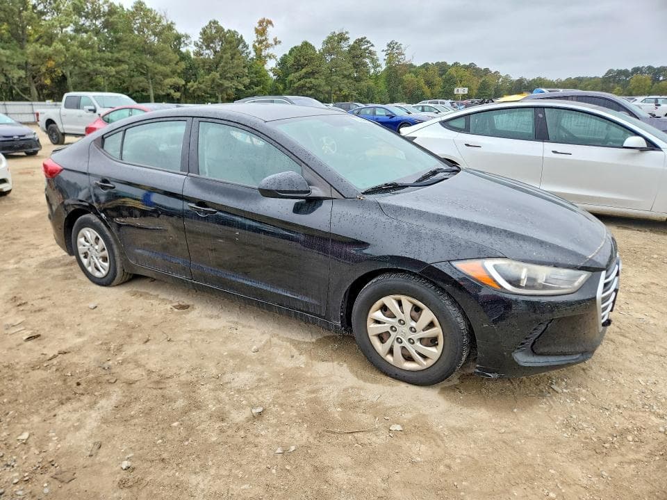 2017 HYUNDAI ELANTRA SE 4