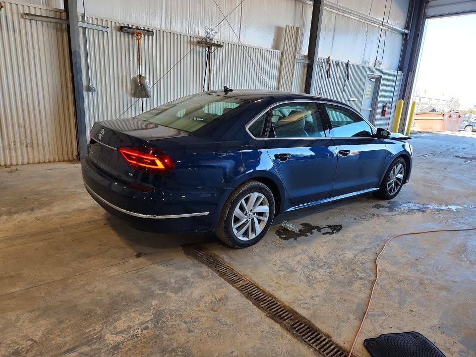 2018 VOLKSWAGEN PASSAT SE 3